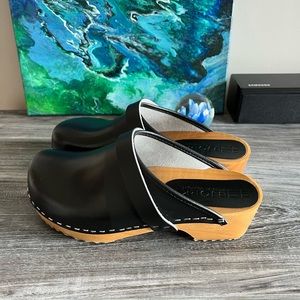 Bjork Swedish comfort clogs black leather size 39